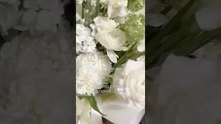 КТО НЕСЁТ БУКЕТ 