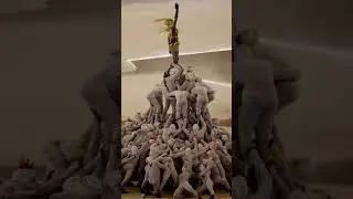 Человекоподобное существо-насекомое нам показали на закрытии Олимпиады