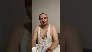 Почему столько лет в одной одежде?