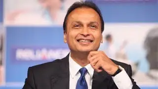 Why are investors shunning Reliance Communications' stock?