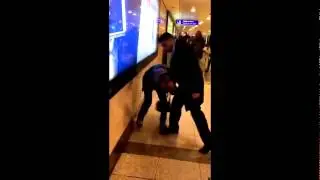 Ünlü Tiyatro Oyuncusu Ersin Korkut Dayak Yedi