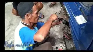 Easy Way to Disassemble and Install Shockbreaker Front of a Car That Is Old