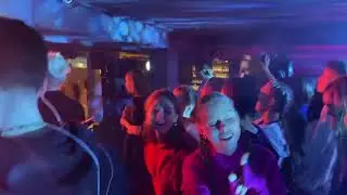 На сцене