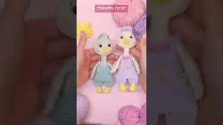 Парочка милых вязаных гусей