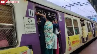 Mumbai local train crowd time Ladies chalti train me latki aur phir rone lagi 😭😭 Train Dhakka Mukki