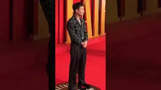 Sabrina Carpenter distracts Barry Keoghan at Oscars after-party red carpet 😂🥰