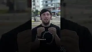 Девушкам не нужно себя показывать