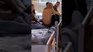 Моргенштерн в Армии играет на гитаре Кадиллак