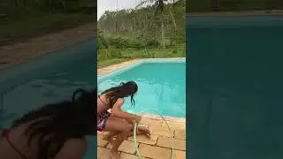 BRINCADEIRA MUITO DIVERTIDA ENTRE AS AMIGAS