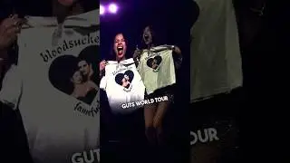 Olivia Rodrigo's Heartwarming Reaction to Fan's Gift at Guts World Tour 🥹❤️ #shorts #oliviarodrigo