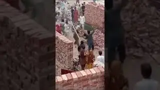 police walo ki achi khatir Dari hui ha wah wah