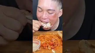 Homemade Spaghetti and Fried Chicken #shortvideo #eating #eatingshow