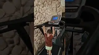 ANAK KECIL TREADMILL #toddler #1tahun #anak #treadmill #olahraga #gym #shorts