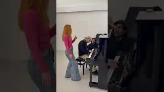 Noemi prova la canzone di 
