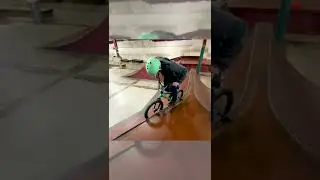 Backwards BMX Grinds! 