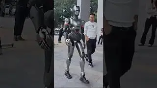 Робот-гуманоид SE01 за $22,000