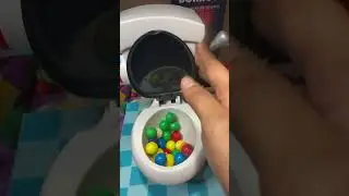 Gumball in the tiolet 