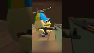 Маленький мальчик нашел автомат 