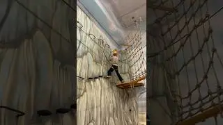 10-летний БЕССТРАШНЫЙ спайдермен 🧗‍♂️ 