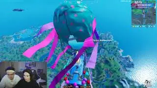 Бустер учит Катю играть в Fortnite