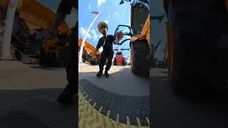 Выставка СТТ Expo!Визуальный  осмотр экскаватора погрузчикп Hyundai!