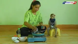 Master Chef | Adorable Kako Sit Looking Mom Stir Fry Eggs With Rice