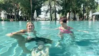 БАРБИ И БУЛОЧКА УФФ В БАССЕЙНЕ