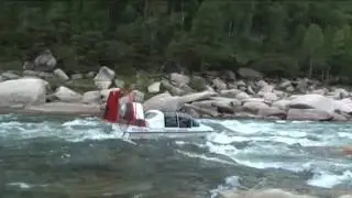 По горной реке на аэросанях 