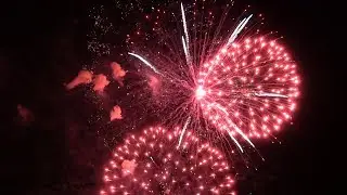 Очень дорогой салют на свадьбу.