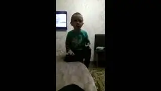 Мальчик учит маму, как с ним надо разговаривать)