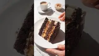 Сегодня на десерт у нас торт "Сникерс"🍰