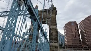 Walking John A. Roebling Suspension Bridge | Cincinnati Ohio 2022
