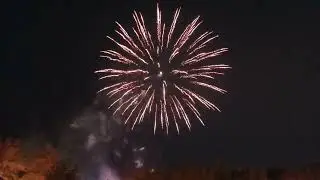 Праздничный салют. День Победы. 9 мая 2023, Тольятти, центральный парк