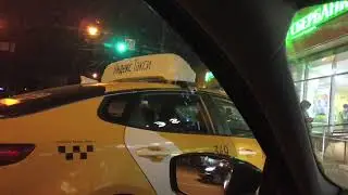 Один из способов выехать задним ходом на дорогу с оживленным движением, если обзор ограничен