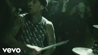 Travis Barker - Misfits ft. Steve Aoki
