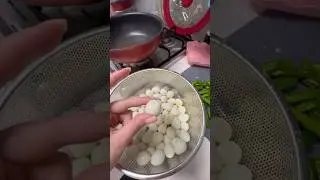 Красим яйца в соевом соусе 