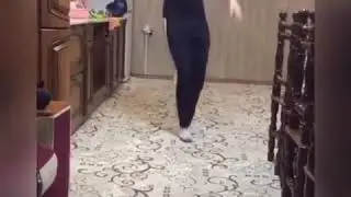 Цыган танцует