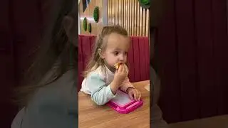 Хорошо, когда тебе 2🙈Хвалят просто за то, что ты хорошо поспал и покушал😂 