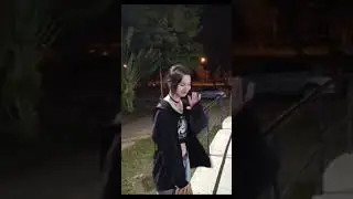 Показала как надо 