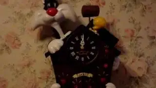 Tweety & Sylvester Talking Animated Clock.wmv