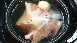 Одинокому человеку и говорящая мультиварка - собеседник! ;-)