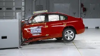 2012 BMW 3 series driver-side small overlap IIHS crash test