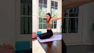 Work on a computer? Do this stretch ☝️