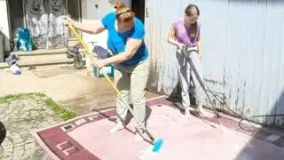 Воскресный день но дел хватает Стираю, убираю, мою, чищу...