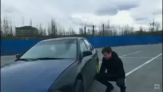 Как открыть любой автомобиль с помощью домкрата