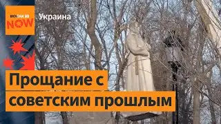 В Киеве снесли памятник советскому генералу Ватутину