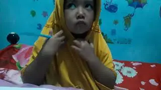 Lagi Tidak Mut Mengaji / Di Paksa Oleh  Ayah / Jadinya Sambil Cemberut.