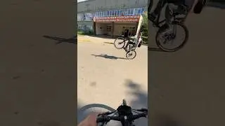 НАРУШИЛ ЗАКОН ФИЗИКИ На велосипеде 