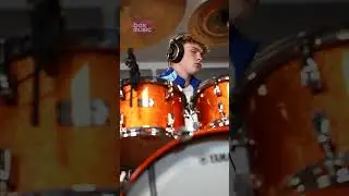 Dit is Ruben, hij laat zijn drum skills zien aan Jimmy van den Nieuwenhuizen | We Support Your Stage