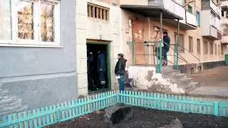 Поджег в подъезде. Виновные устанавливаются.